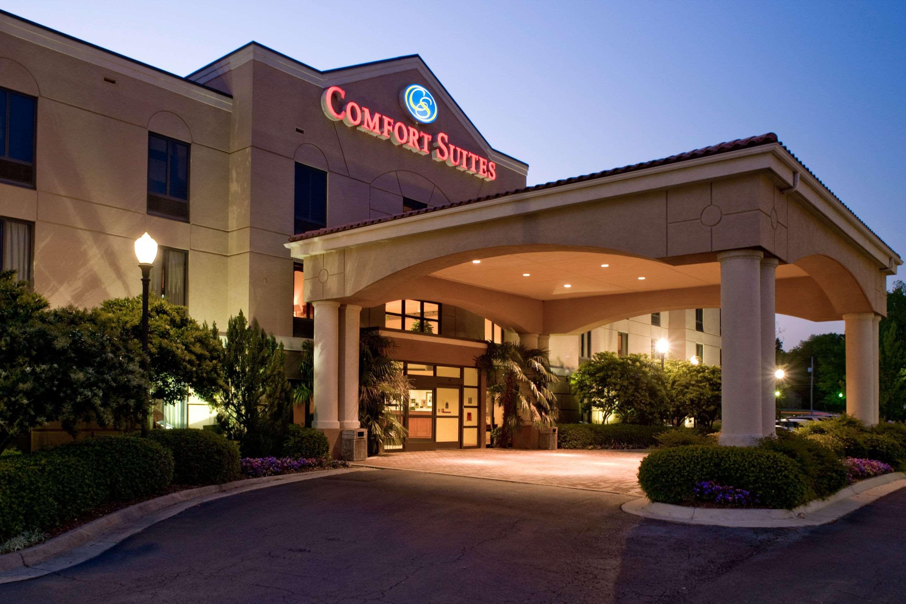 Comfort Suites Starkville Exterior photo